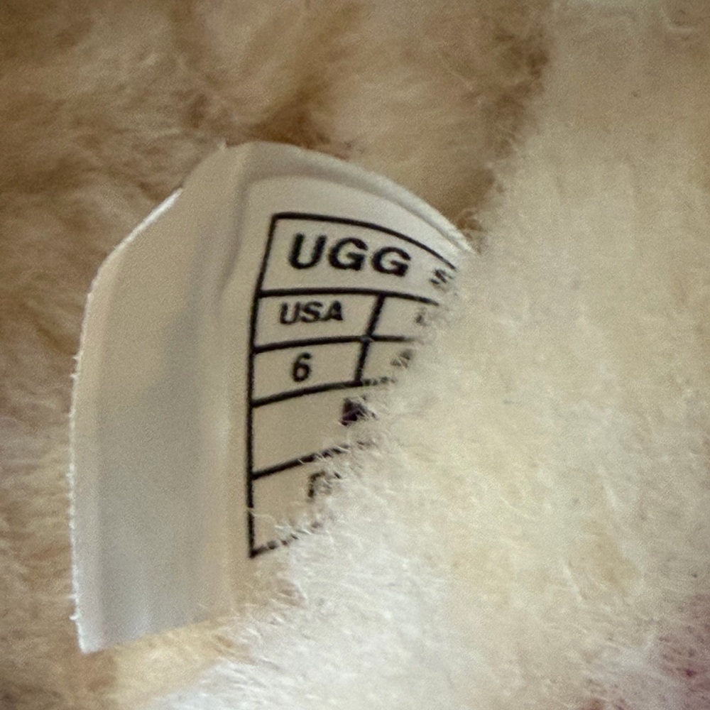 UGG NEW Pink Suede Moccasin Slippers with Cream Shearling size women’s 6 - Picture 7 of 9